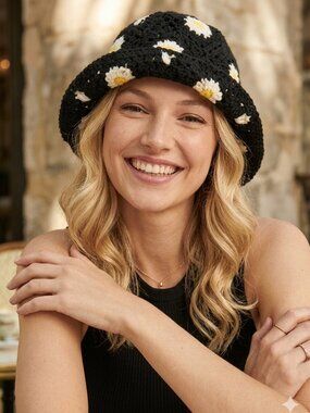 Coach Restored Daisy Crochet Bucket Hat w/Coach (Re)Loved Dust Bag - CHE44